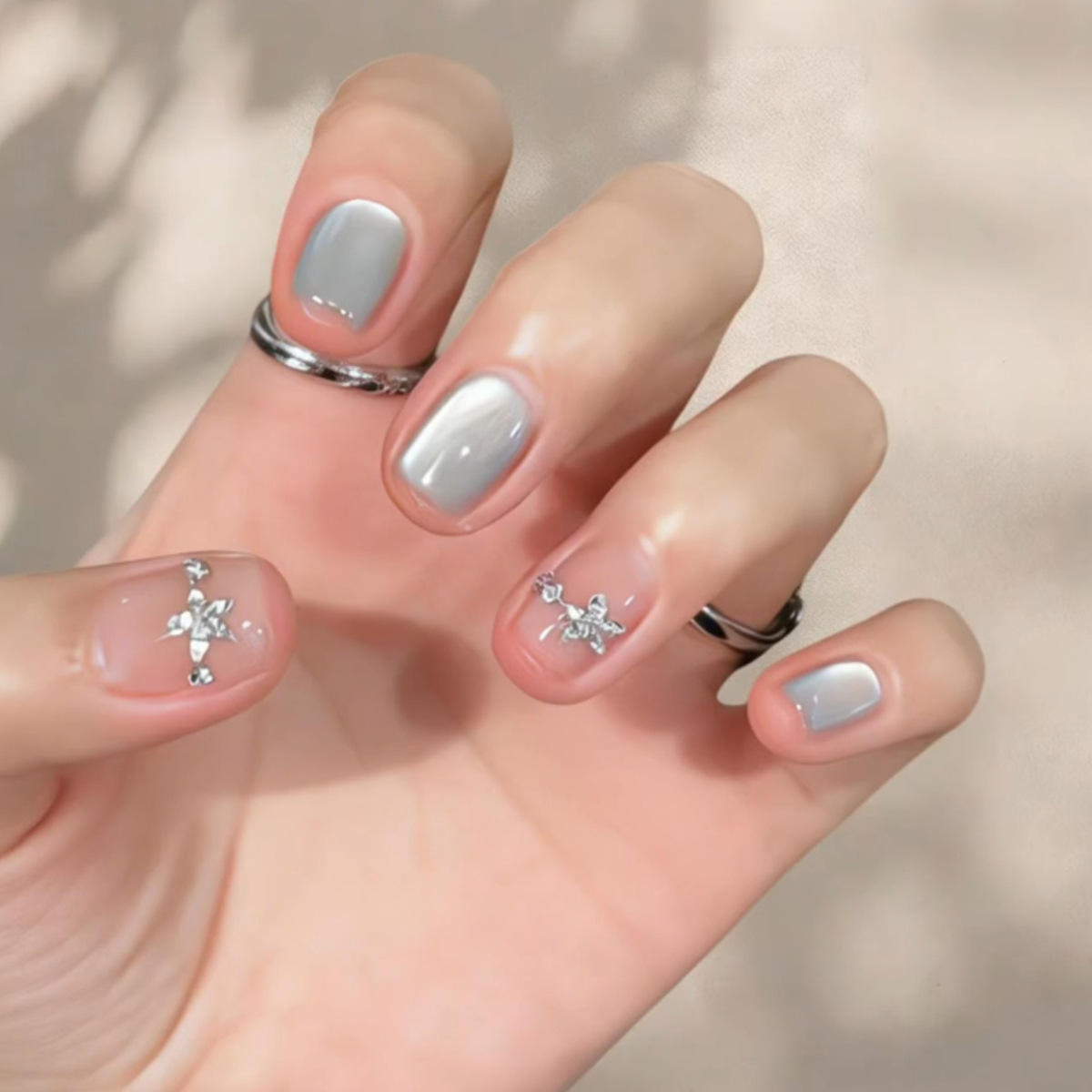 Nail Art Inspo - 24 ชิ้น เล็บปลอมแบบกดติดลายตาแมว ประดับกลิตเตอร์เรียบง่าย ลายดอกไม้เพชร สีนู้ดแบบบัลเลต์