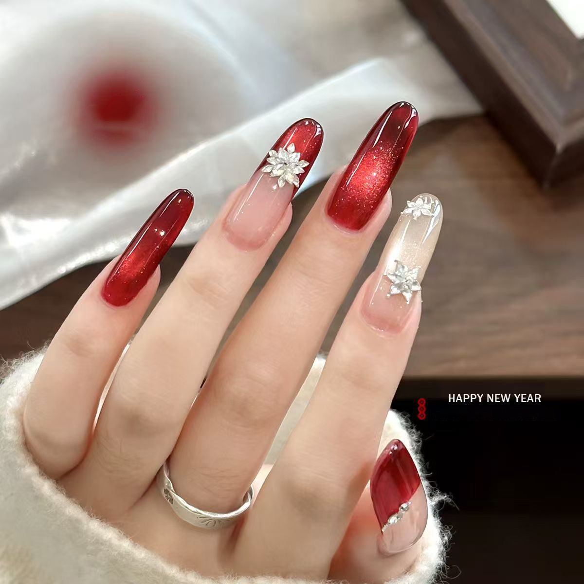 ยาทาเล็บสีแดง 9 สี 1 ชิ้น สีแด - Nail Art Red Cherry บทวิจารณ์และราคา