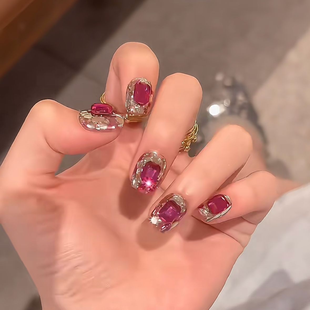 10 ชิ้น เล็บปลอมสีทองสั้นหรูหร - Nail Art Gold บทวิจารณ์และราคา