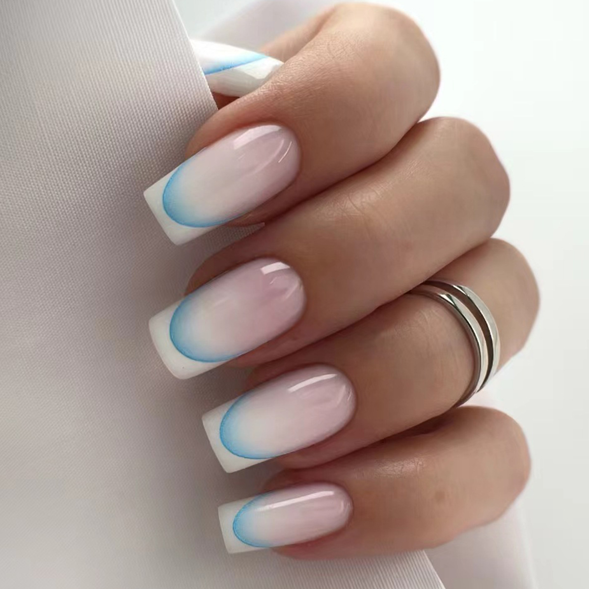เล็บปลอมสำเร็จรูป 24 ชิ้น สไตล - Nail Art Red Cherry บทวิจารณ์และราคา